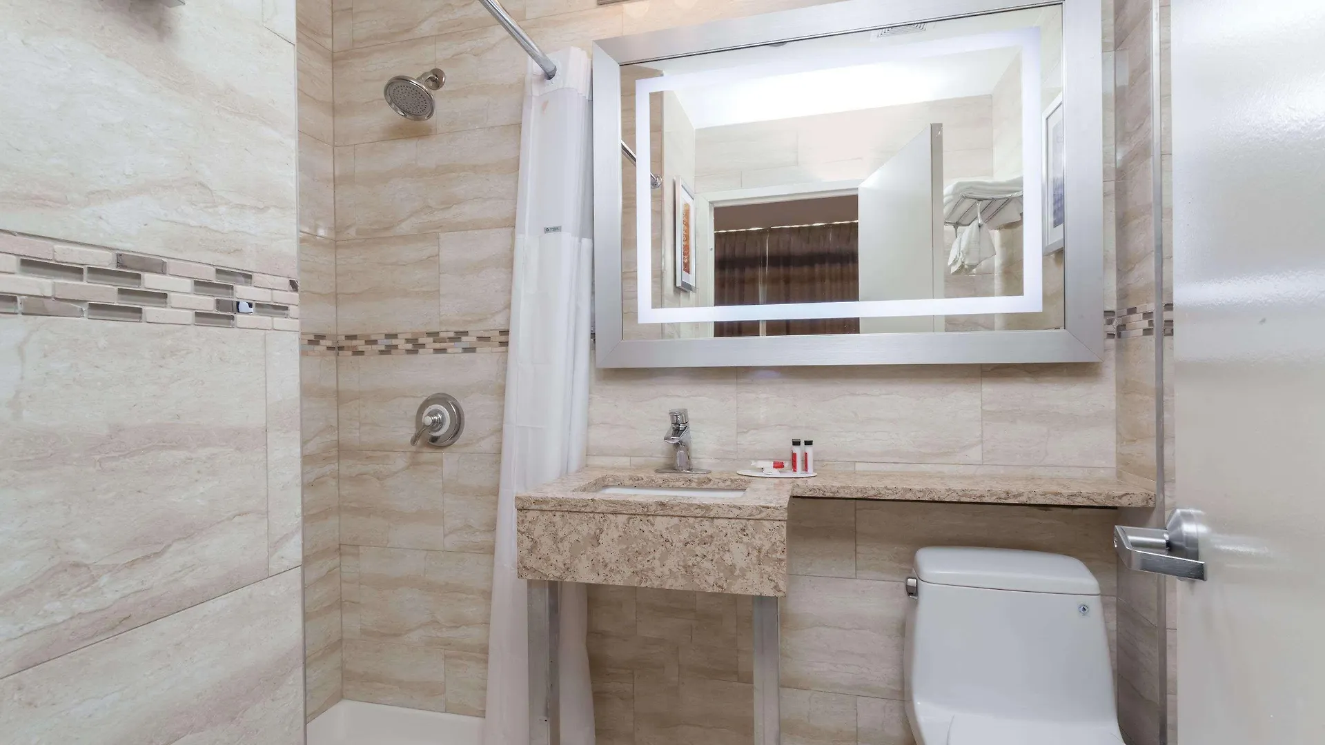 Days Inn By Wyndham Brooklyn Crown Heights New York Hotel
